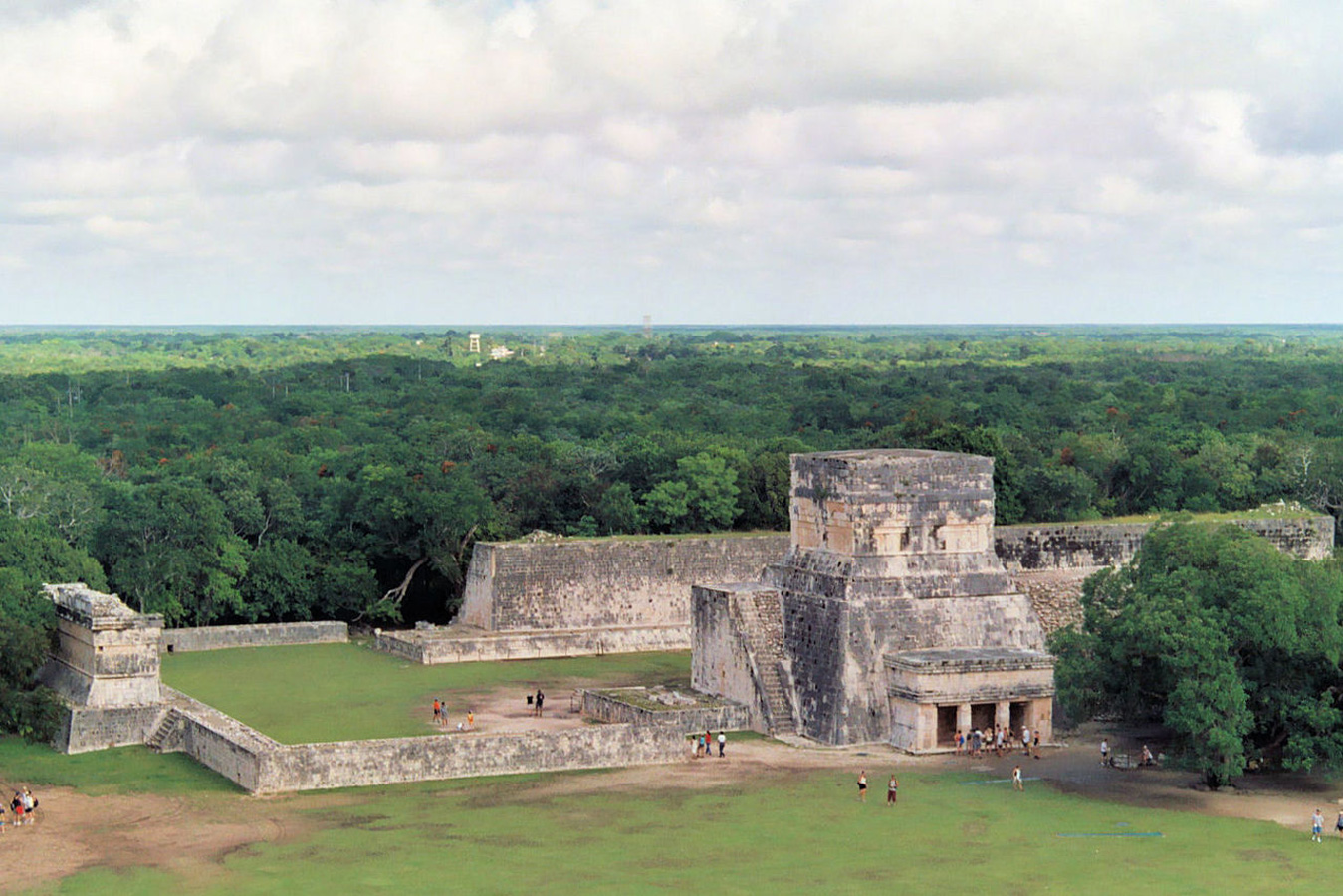 Ball Court at Chichen Itza Tour Ball Court at Chichen Itza Tour