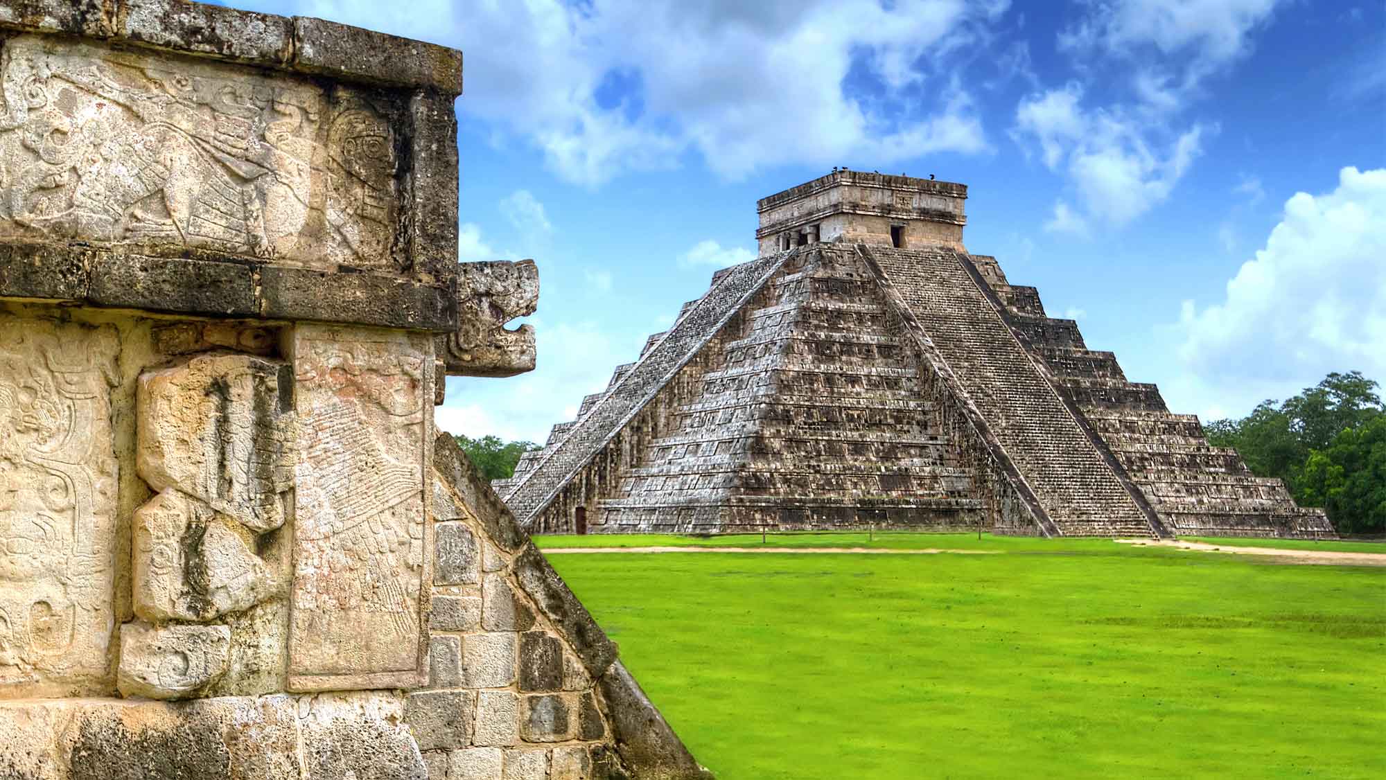 El Castillo in Chichen Itza El Castillo in Chichen Itza
