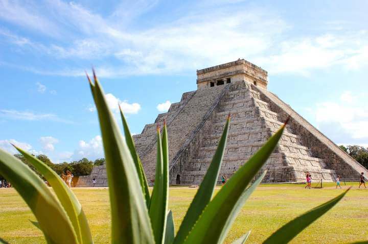 the best way to receive the year chichen itza